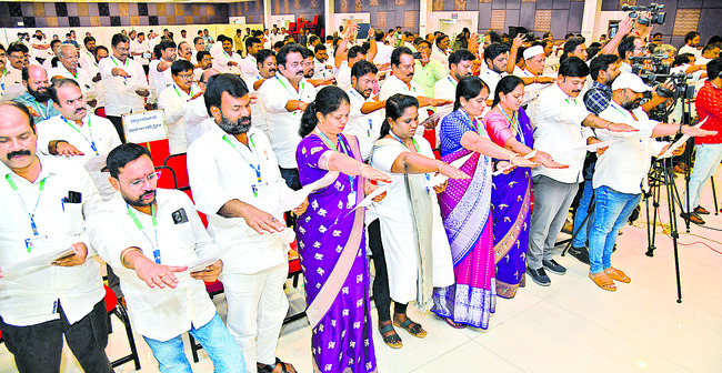 అన్ని వర్గాలనూ మోసం చేసిన కూటమి1