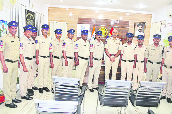 అంకితభావంతో  పని చేయండి1