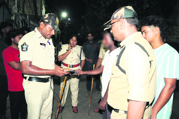 ఎస్పీ ఆదేశాలతో తనిఖీలు ముమ్మరం 1