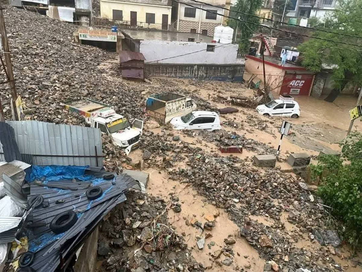 Heavy rain triggered flash floods in Ramban Photos13