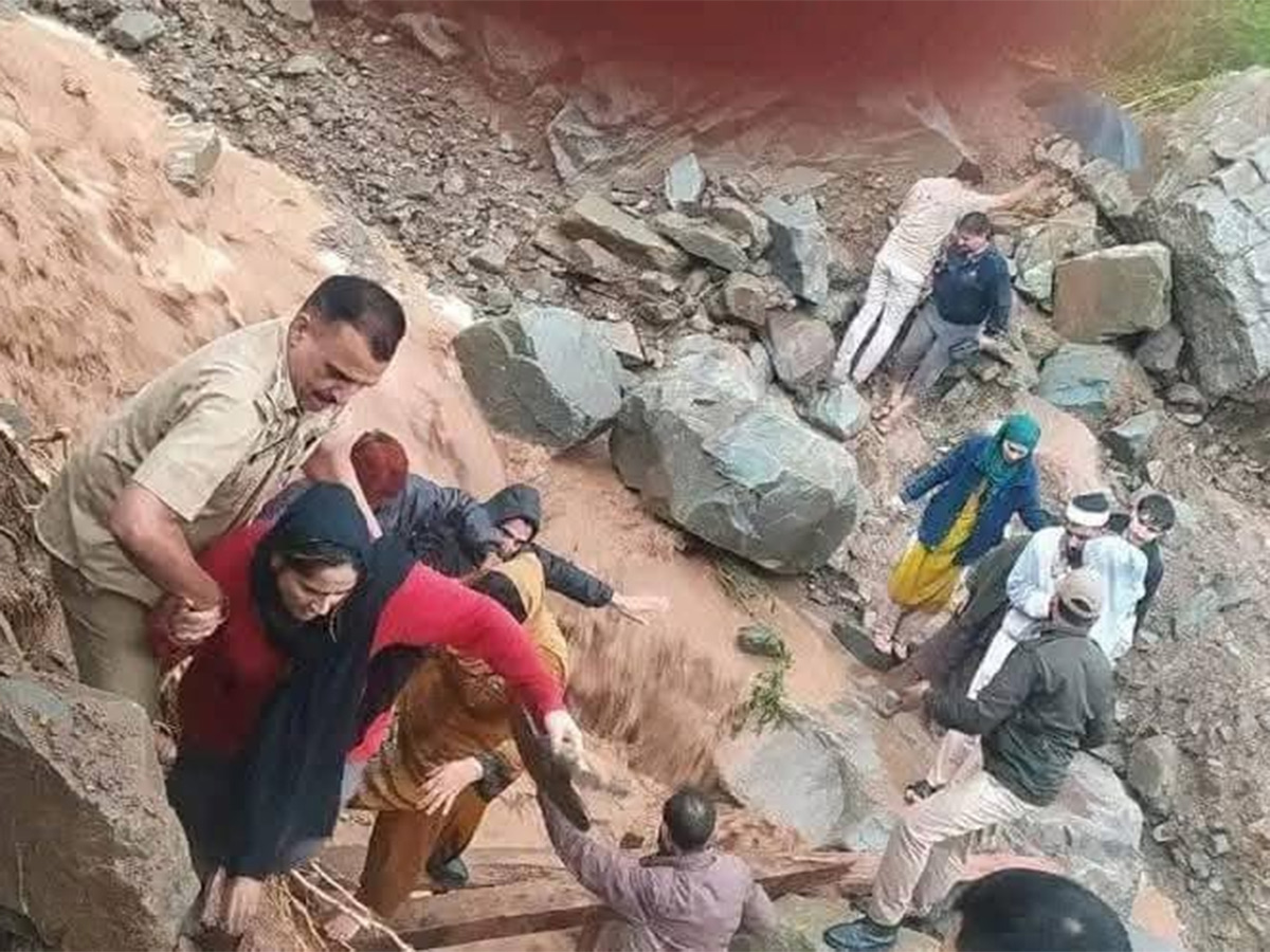 Heavy rain triggered flash floods in Ramban Photos14