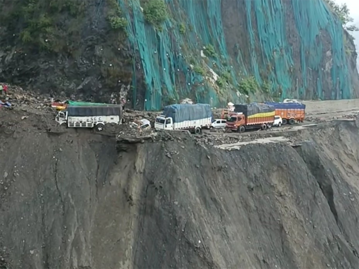 Heavy rain triggered flash floods in Ramban Photos19