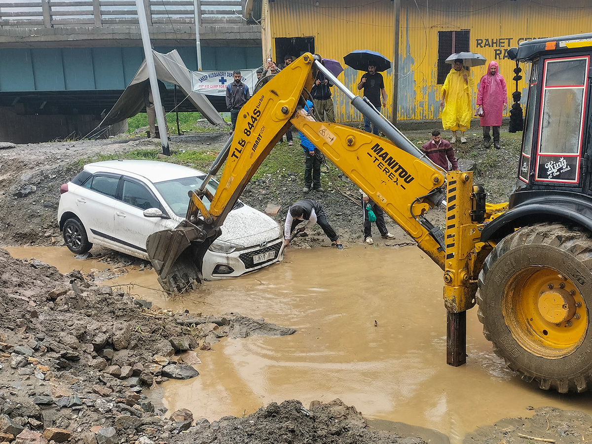 Heavy rain triggered flash floods in Ramban Photos6