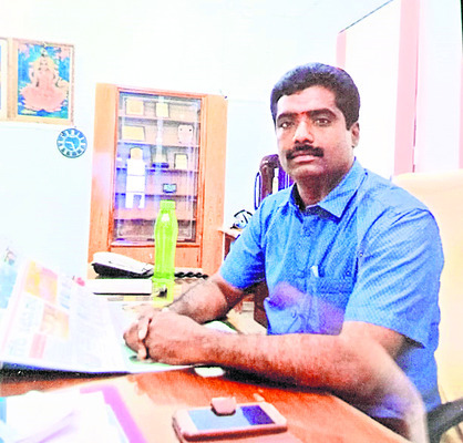 ప్రొఫెషనల్ కోర్సులకు దరఖాస్తుల వెల్లువ
4