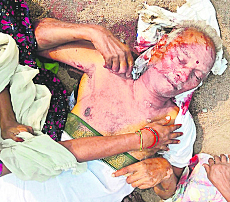 కర్మకాండలు చేయడానికి వెళ్తూ మృత్యుఒడికి.. 1