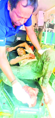 మురుగు పారదు..  దుర్గంధం వదలదు 3