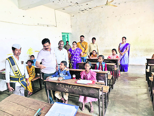 ప్రశాంతంగా గురుకుల ప్రవేశ పరీక్ష 1
