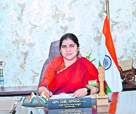 కొనుగోలు కేంద్రాల వద్ద అప్రమత్తంగా ఉండాలి
1