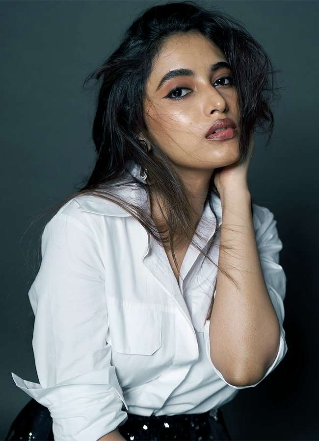 Actress Priyanka Arul Mohan Latest Photos11