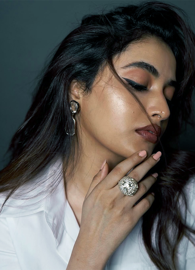 Actress Priyanka Arul Mohan Latest Photos13
