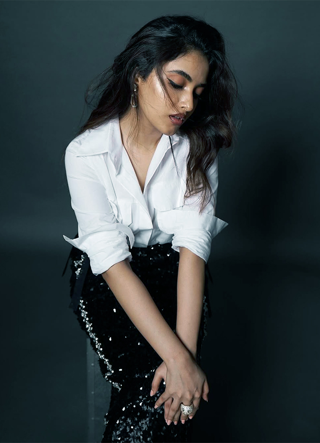 Actress Priyanka Arul Mohan Latest Photos4