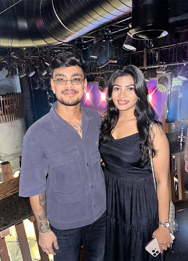 Actress Sowmya Janu in Sunrisers Hyderabad Team photos goes viral5