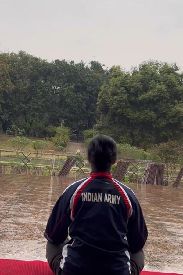 Meet Patanis Beautiful Sister Khushboo Who worked The Indian Army10