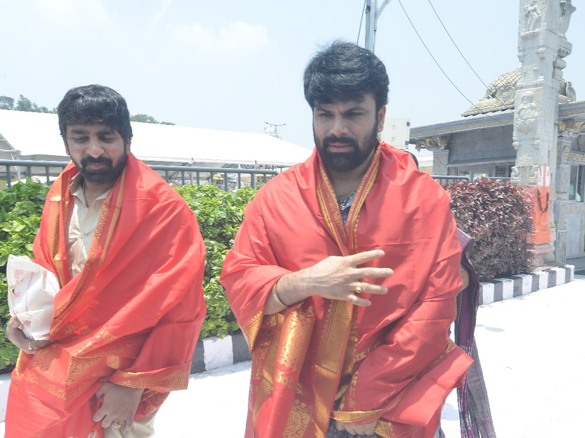 Music director Thaman ,Hero Ashwin Babu visited Tirumala Photos4