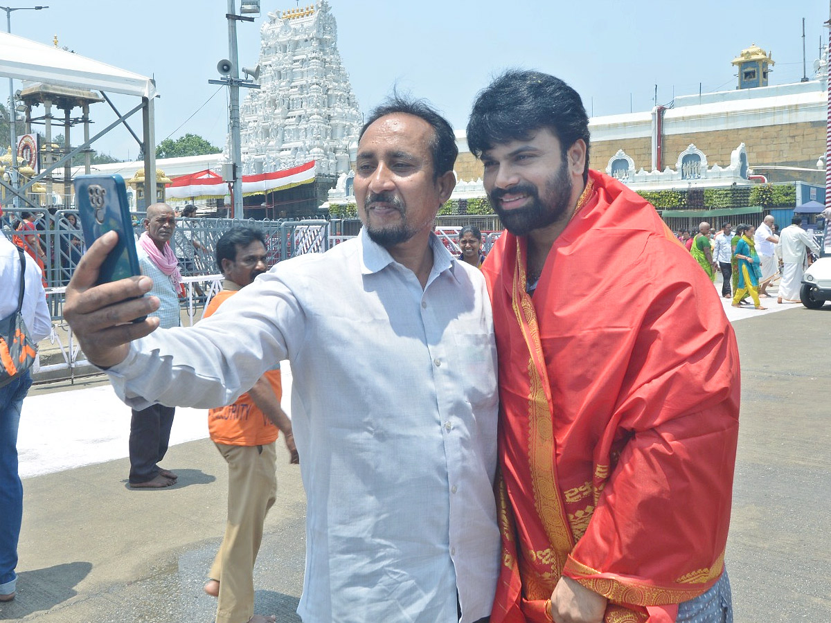 Music director Thaman ,Hero Ashwin Babu visited Tirumala Photos12