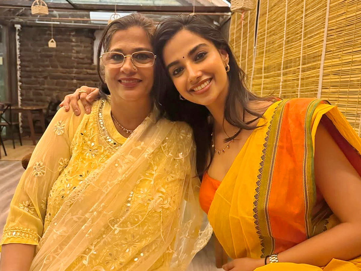 Tollywood Actress Meenakshi Chowdhury expressed special wishes To mother birthday Photos1