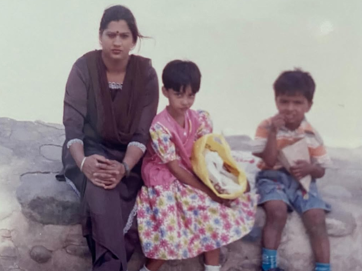 Tollywood Actress Meenakshi Chowdhury expressed special wishes To mother birthday Photos5