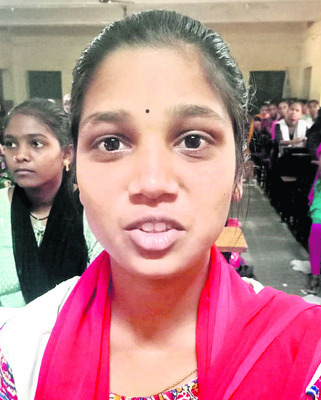 పేద విద్యార్థులకు చేయూత 2