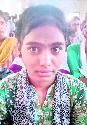 పేద విద్యార్థులకు చేయూత 1