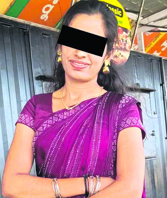 బ్లాక్మెయిల్కు బలైన ప్రతిభా కుసుమం 1