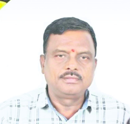 రోడ్డు ప్రమాదంలో  జీహెచ్‌ఎం దుర్మరణం 
1