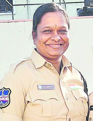 సీనియర్‌ సివిల్‌ జడ్జికి ఘనంగా వీడ్కోలు
3