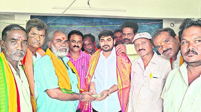 విశ్రాంత హోంగార్డుకు ‘చేయూత’ 3