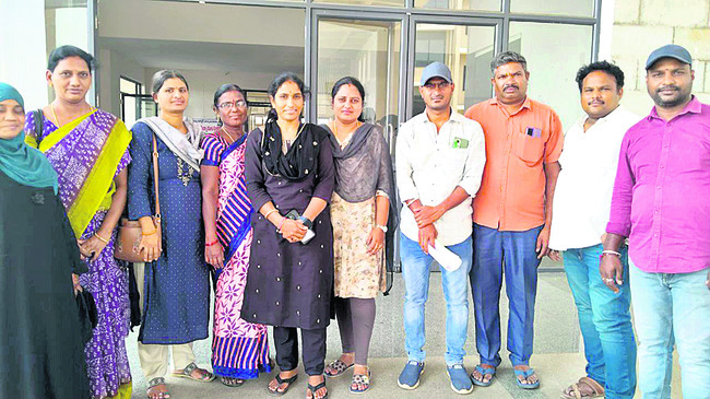 ప్రజా సమస్యలు త్వరగా పరిష్కరించాలి1