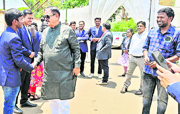 ఉద్యమాలతోనే వైద్య కళాశాల సాధించాం1