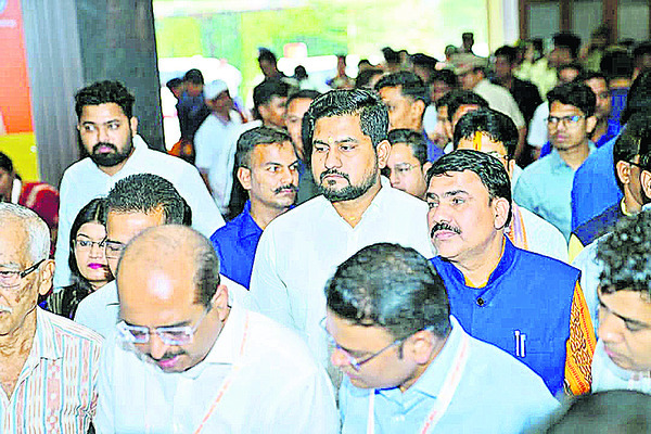 ప్రజల్లోకి ముఖ్యమంత్రి1