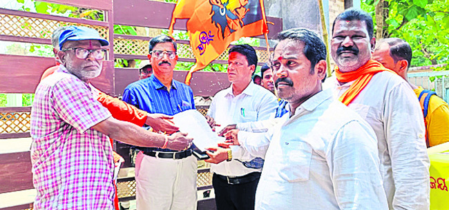 రాష్ట్రపతి పాలన విధించాలి 1