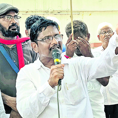 పేదల భూములు జోలికొస్తే ఊరుకోం 4