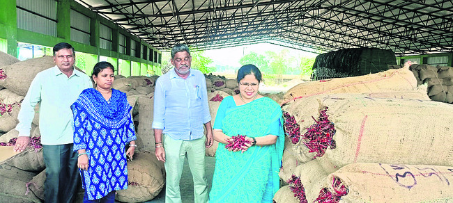 ఫిర్యాదులు  పరిష్కరించండి 
1
