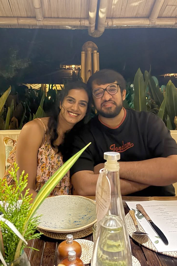 PV Sindhu enjoying vacation with husband Venkata Datta Sai Photos2