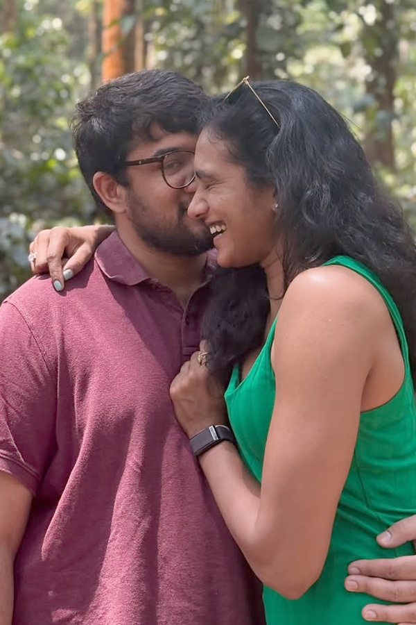PV Sindhu enjoying vacation with husband Venkata Datta Sai Photos3