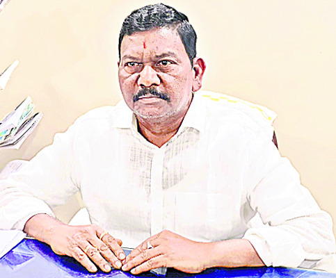 –8లో3