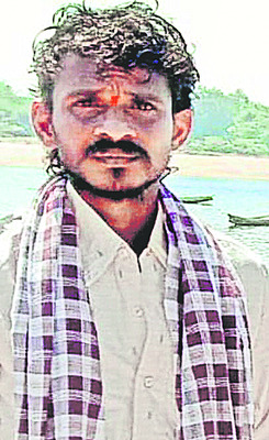 ● అన్నదాతల బలవన్మరణం ● గిట్టుబాటు కాని పంటలు ● అందని పర1