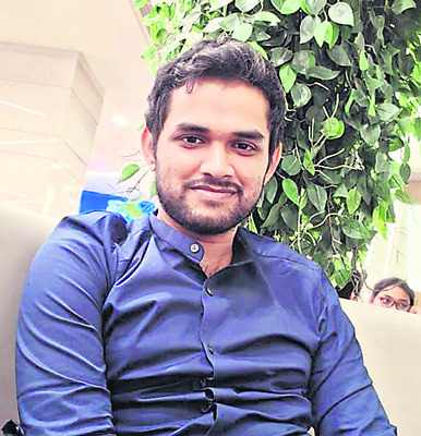 సివిల్స్లో మెరిశారు..4