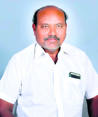 దళారులను ఆశ్రయిస్తున్నాం
1