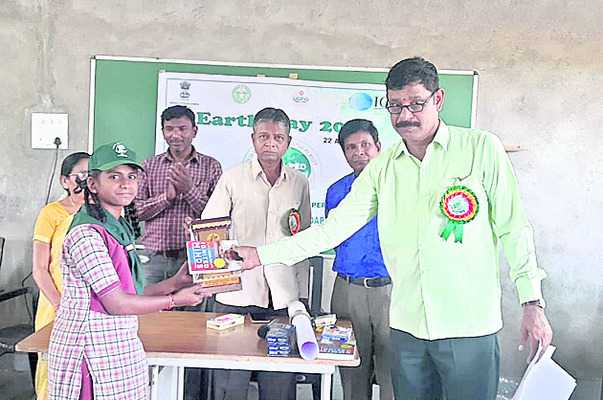 పర్యావరణాన్ని పరిరక్షించాలి
1