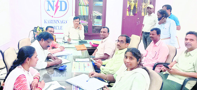 ‘ఫోన్‌ఇన్‌’ సమస్యలు పరిష్కరిస్తాం1