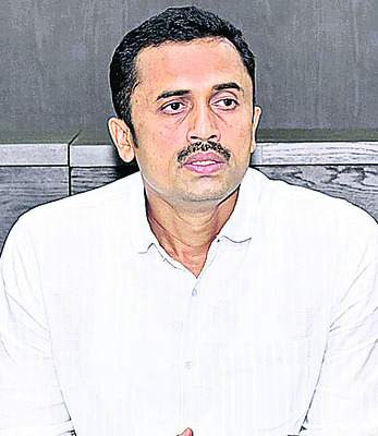 ప్రజలకు అండగా నిలవాలి 1