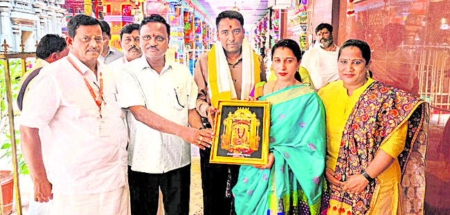 దుర్గమ్మ సేవలో                        ఎన్టీఆర్‌ జిల్లా 2