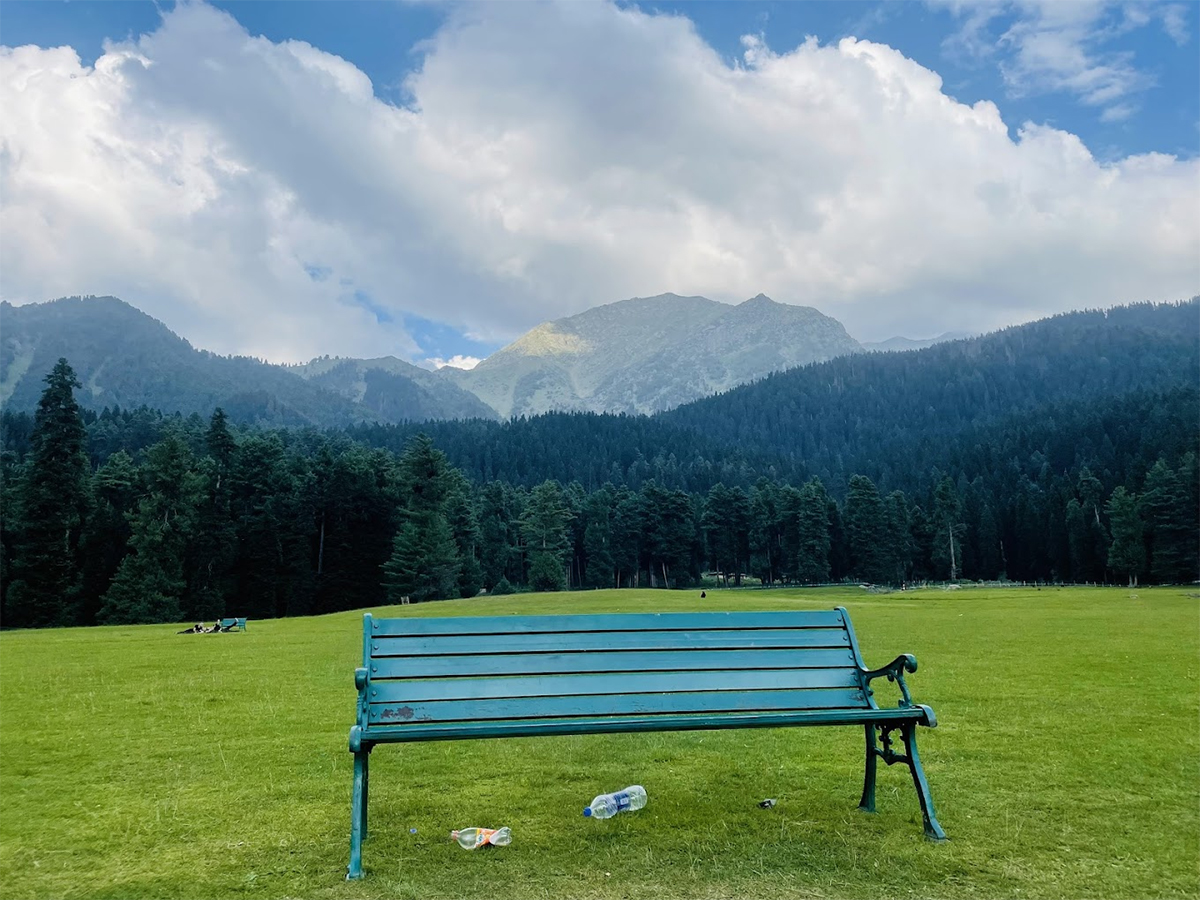 Pahalgam Attack: Tourists Que For Baisaran Valley For These Beautiful Locations Photos5