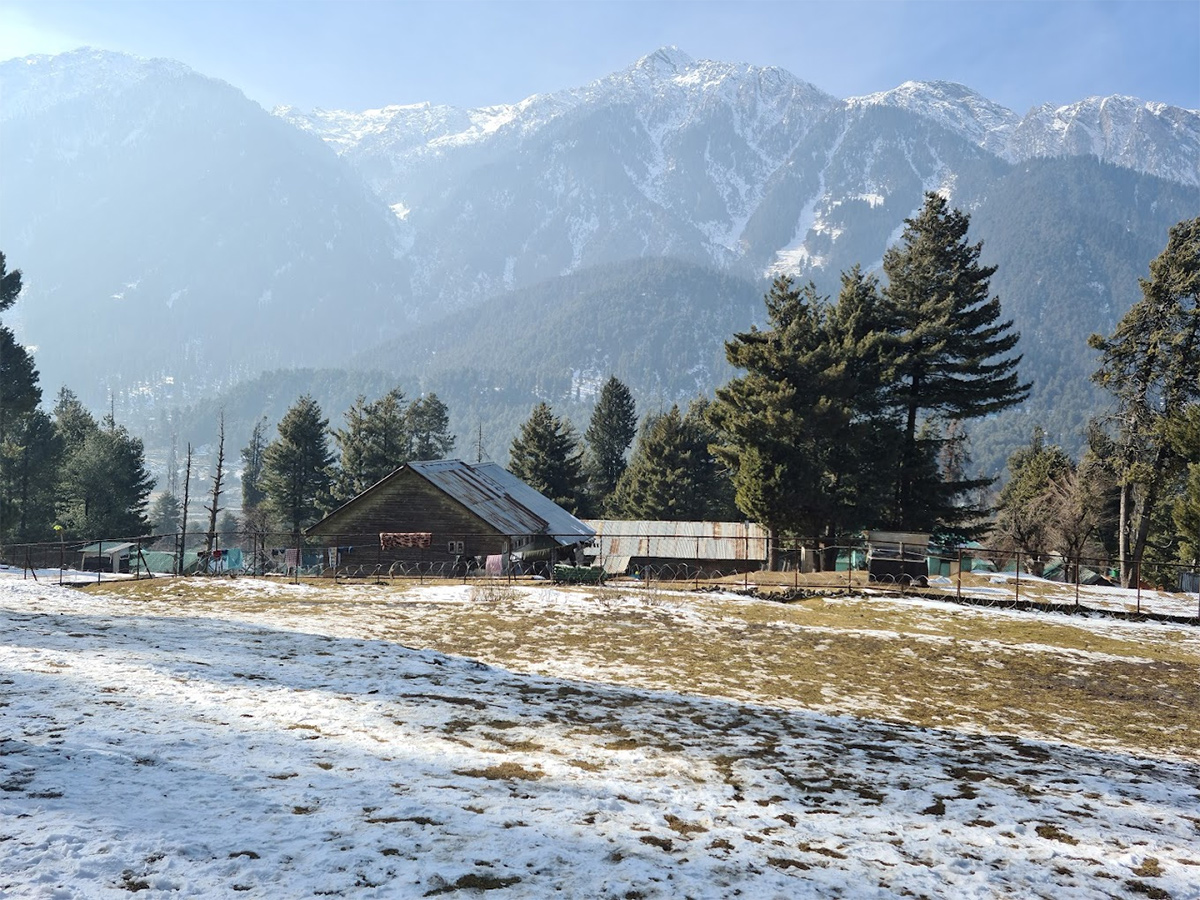 Pahalgam Attack: Tourists Que For Baisaran Valley For These Beautiful Locations Photos6