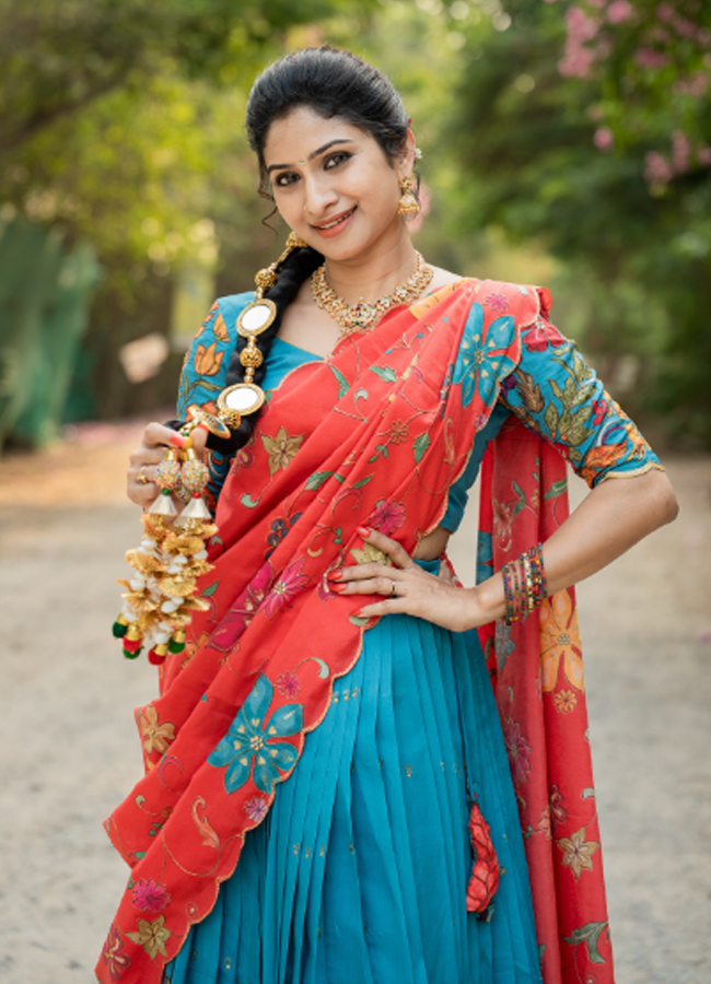 The family members and the web series team held this daawat at peddamma thalli3