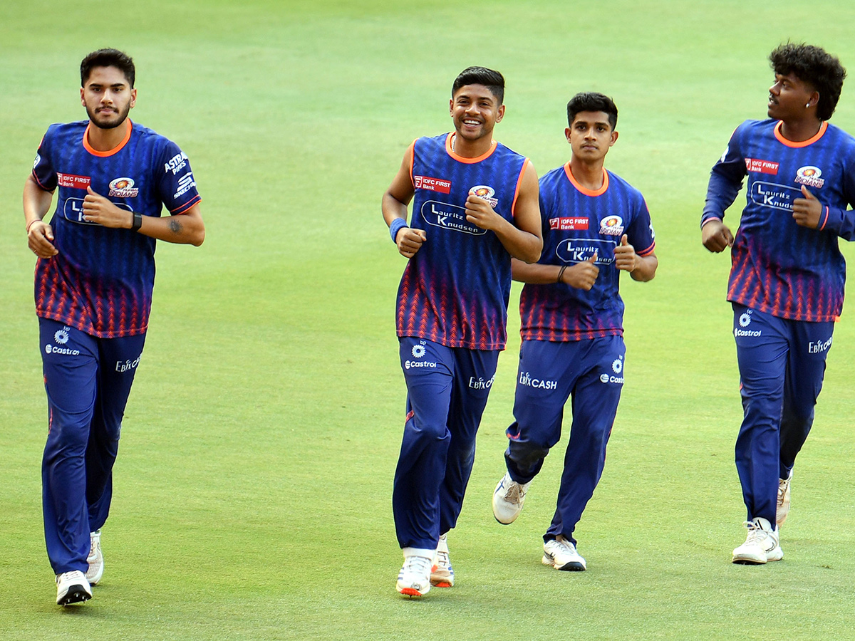 sunrisers hyderabad vs mumbai indians match today15