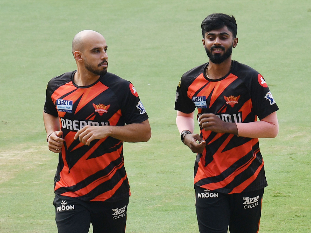 sunrisers hyderabad vs mumbai indians match today9