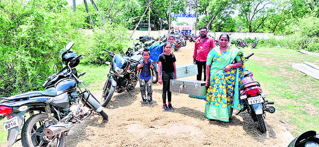 వేసవి సెలవులు వచ్చేశాయ్‌..1