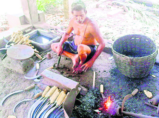 పదును తగ్గిన కొడవలి 1
